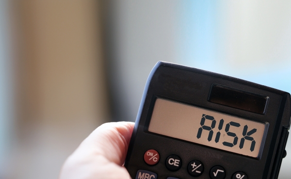 Calculator showing risk in the display